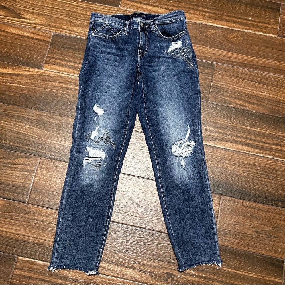 Rock & Republic 6 Berlin Jeans Distressed Embroidered Light Medium Wash